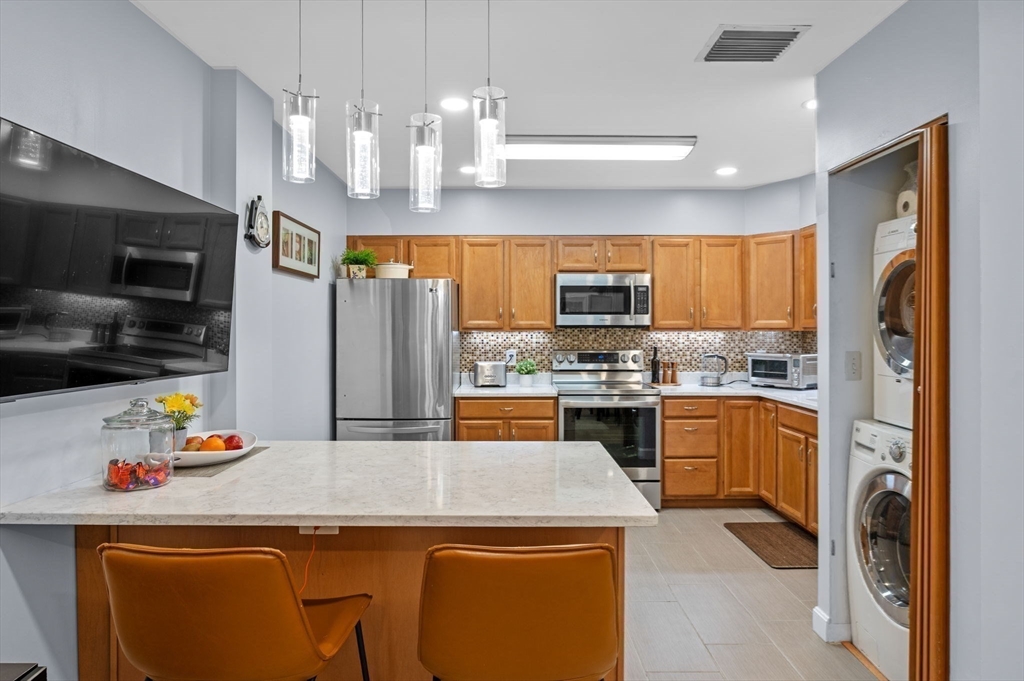 12 Chancery Court, Unit 207 Lynn, MA 01902 - Photo 22 of 37