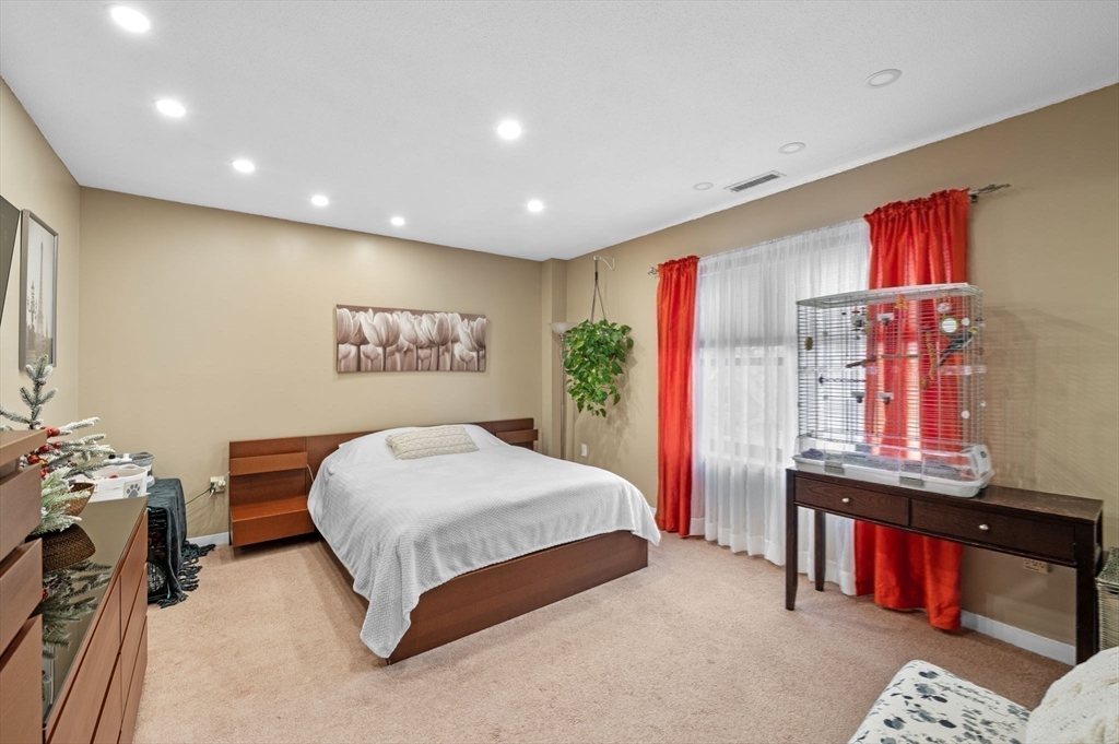 12 Chancery Court, Unit 207 Lynn, MA 01902 - Photo 25 of 37