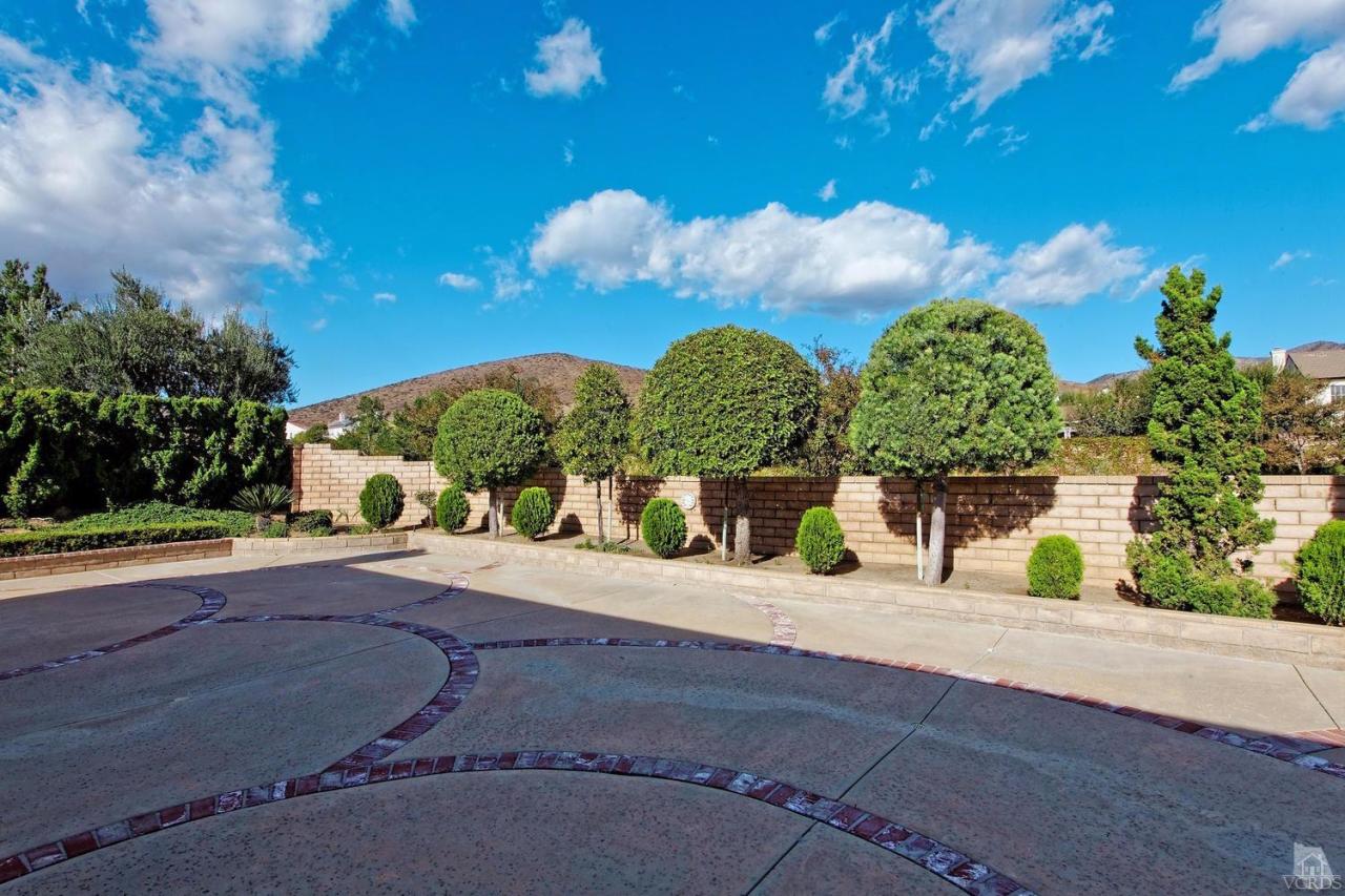 3248 Bluebird Circle Simi Valley, CA 93063 - Photo 26 of 28 a view of a building with a street view