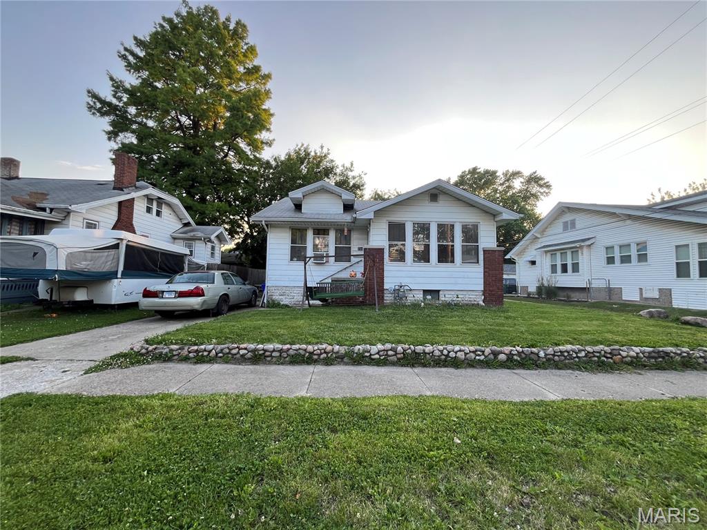 231 South 19th Street Decatur, IL 62521 - Photo 1 of 46