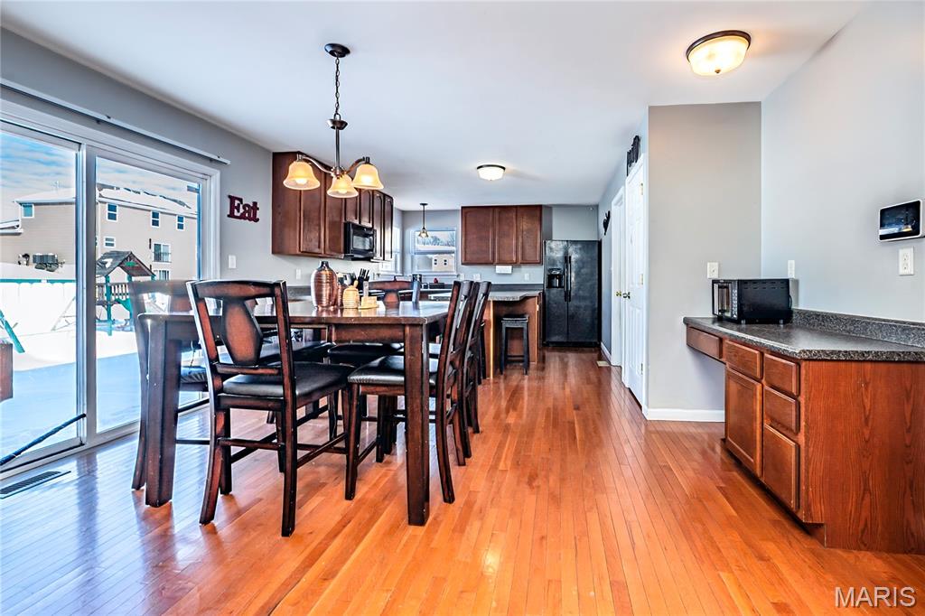 3851 Riverside Pointe Drive Florissant, MO 63034 - Photo 14 of 43