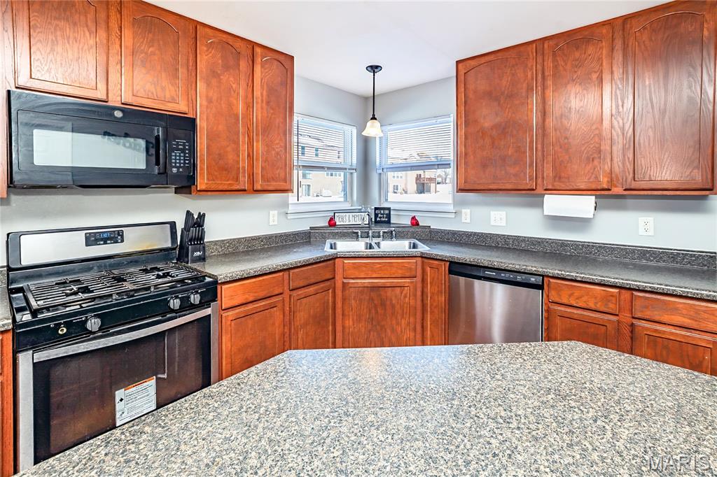 3851 Riverside Pointe Drive Florissant, MO 63034 - Photo 18 of 43