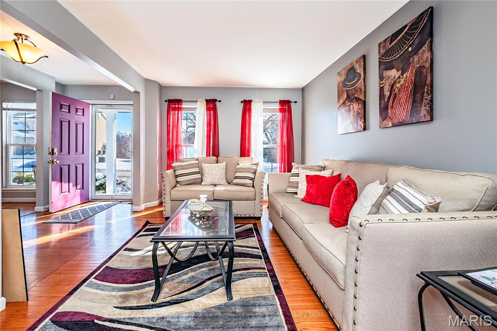 3851 Riverside Pointe Drive Florissant, MO 63034 - Photo 8 of 43