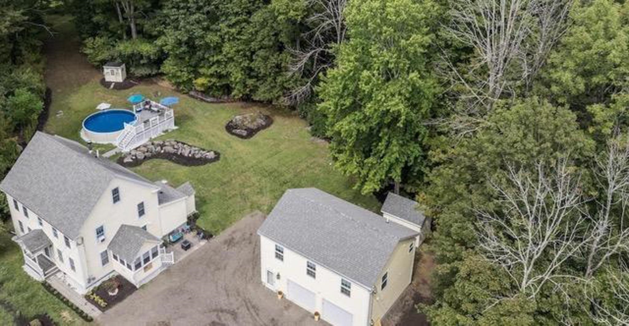 105 Brentwood Road Exeter, NH 03833 - Photo 1 of 43