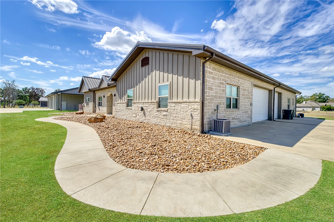 5792 Andert Road Bryan, TX 77808 - Photo 7 of 50