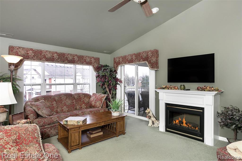 46116 Rhodes Drive Macomb, MI 48044 - Photo 6 of 27