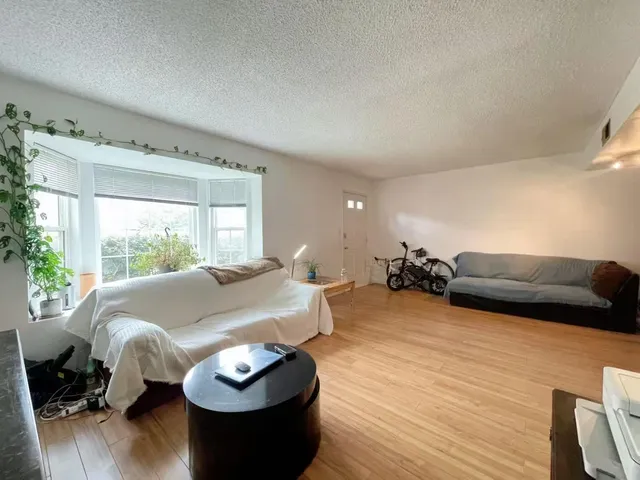 $350,000 | 4016 Knoll Top Court, Carmichael, CA 95608