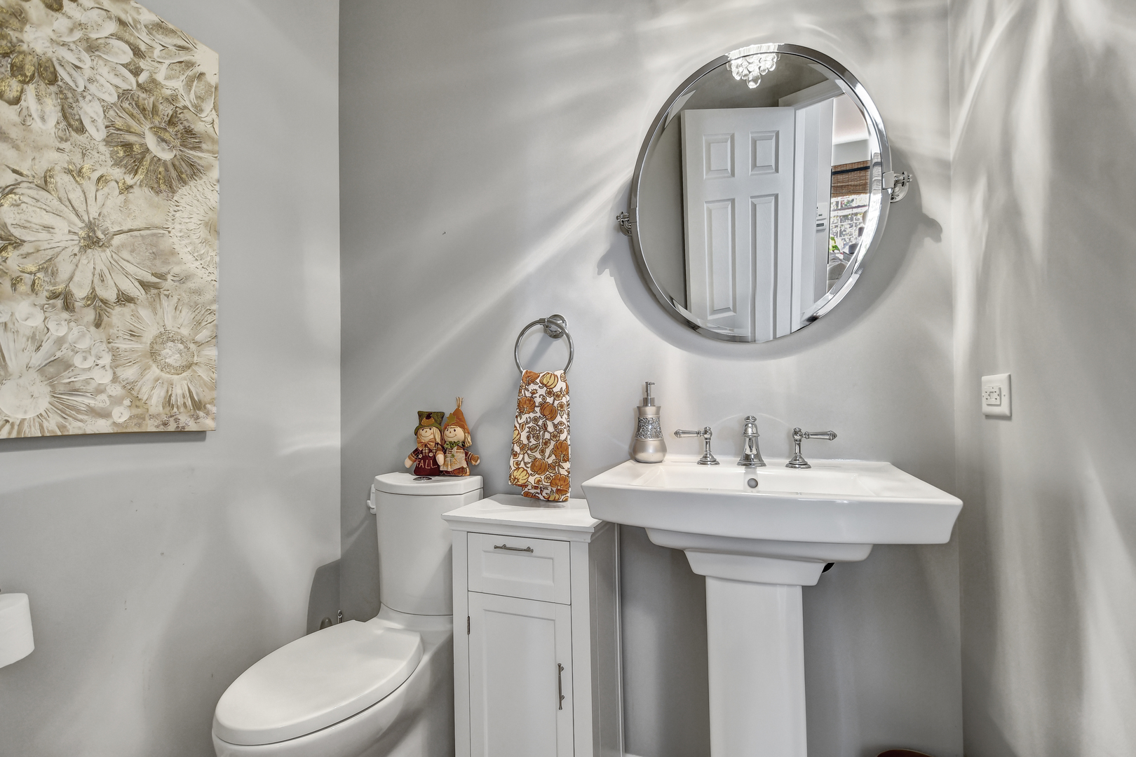 25758 South Basswood Road Channahon, IL 60410 - Photo 16 of 42 a bathroom with a sink and a mirror