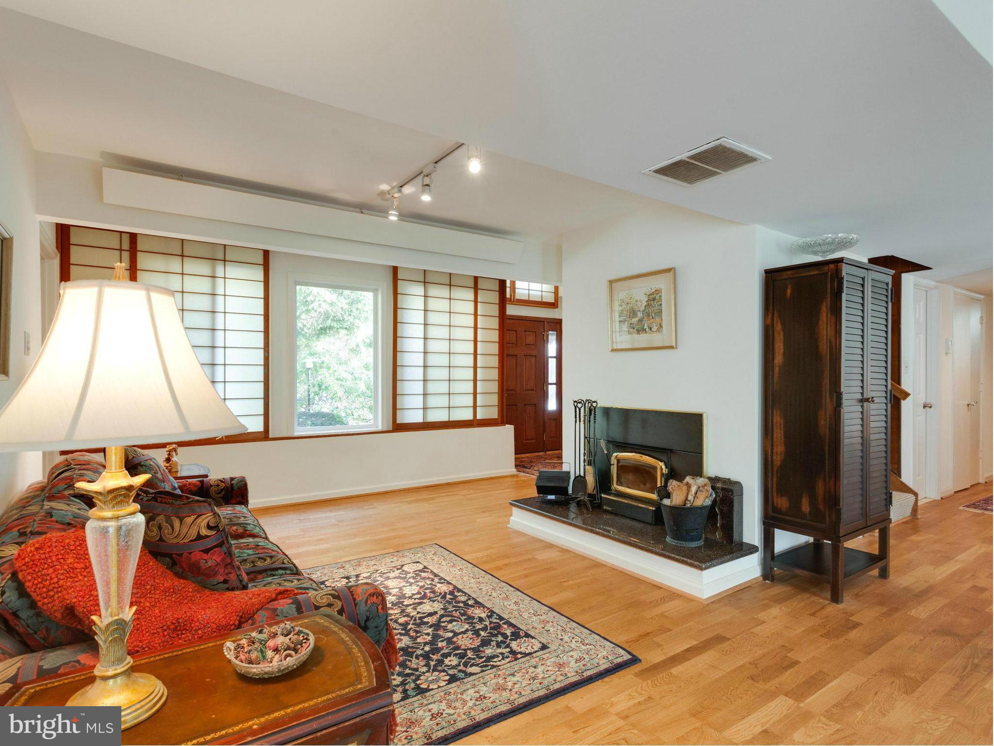 11509 Drop Forge Lane Reston, VA 20191 - Photo 10 of 30 Living Room