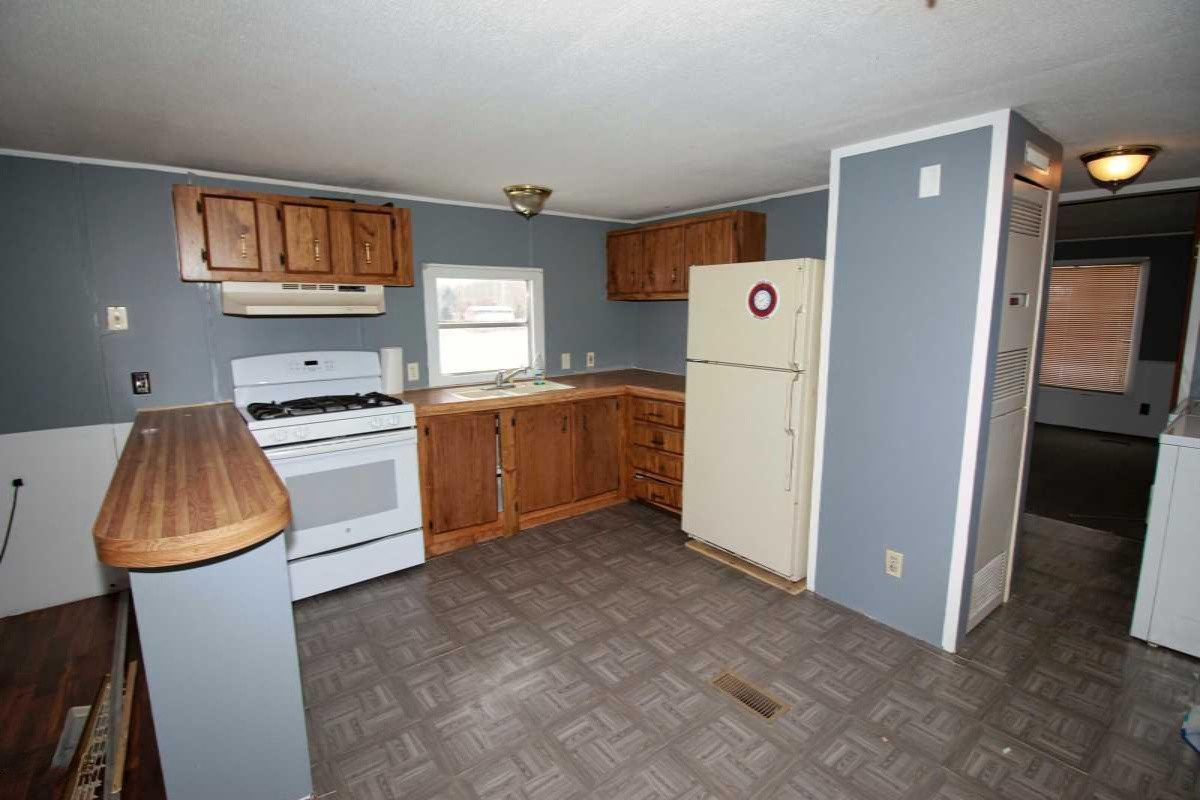 18664 Jefferson Road Morley, MI 49336 - Photo 5 of 23 IMG_3126