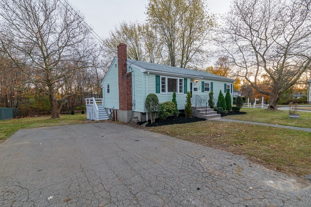 16 Brewster Road Randolph, MA 02368 - Photo 3 of 23 Gallery Image 3