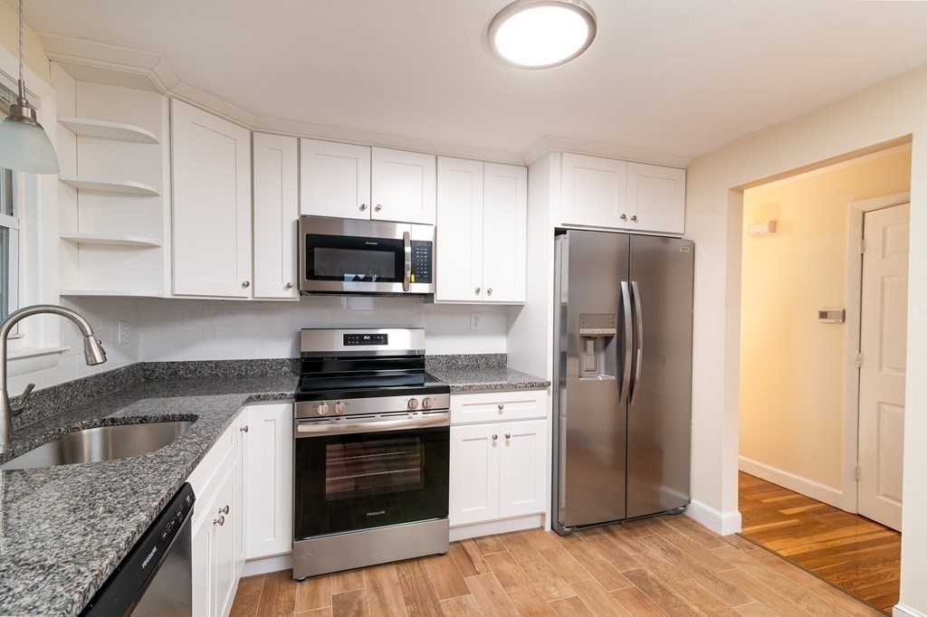16 Brewster Road Randolph, MA 02368 - Photo 6 of 23 Gallery Image 6