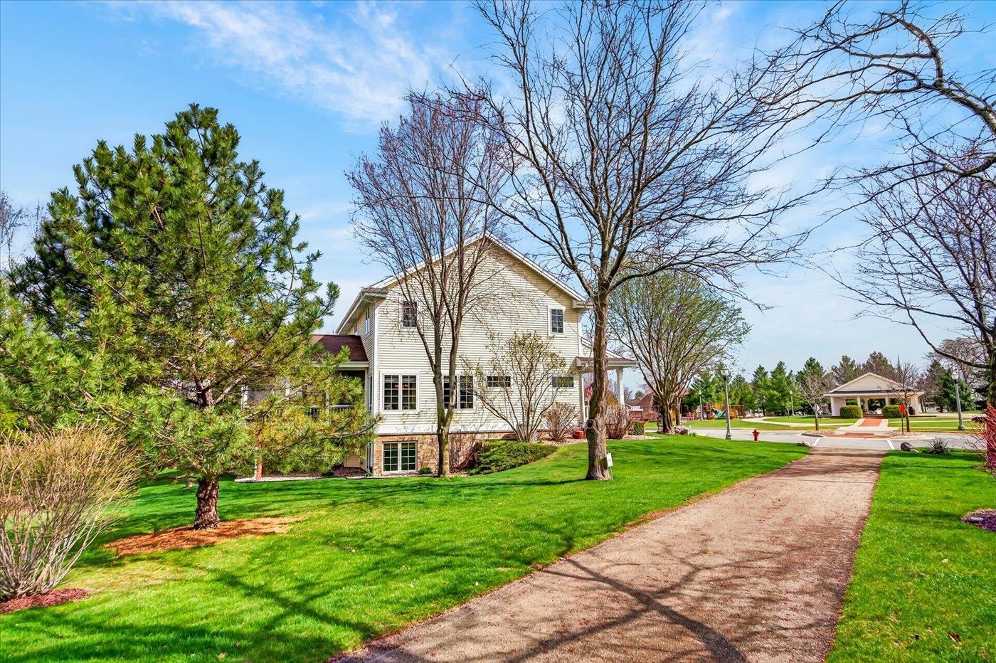 1209 Hanover Trail Waunakee, WI 53597 - Photo 4 of 84