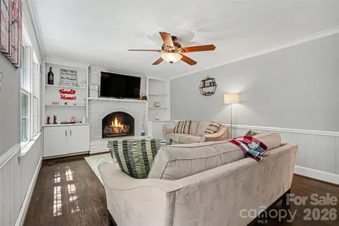 $800,000 | 5812 Camelot Drive, Charlotte, NC 28270