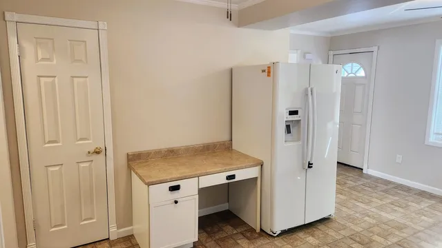 $1,300 | 814 Park Place, Clinton, IA 52732