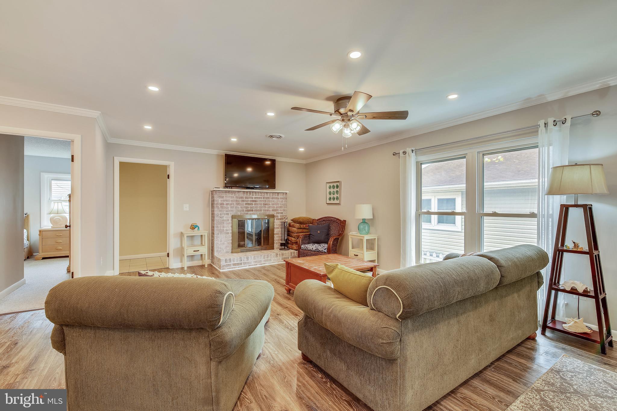 708 South Surf Road Ocean City, MD 21842 - Photo 3 of 22 main level living area