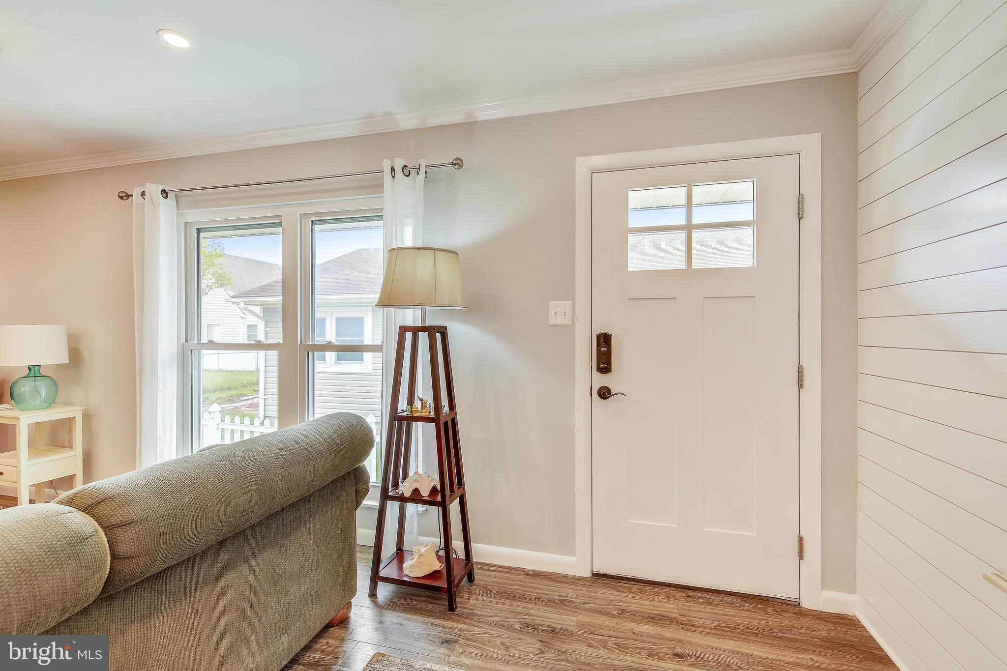 708 South Surf Road Ocean City, MD 21842 - Photo 4 of 22 main level entry
