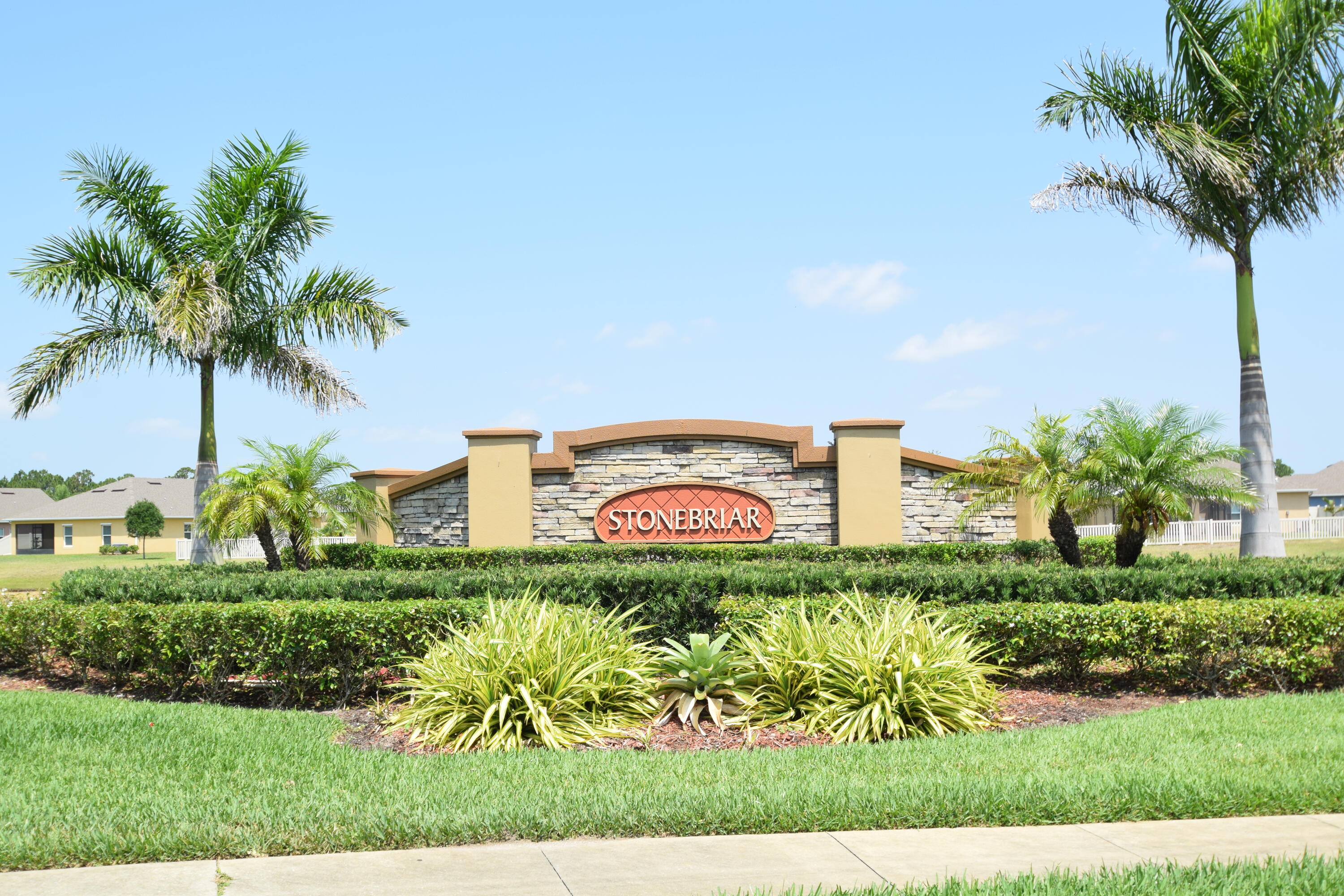 694 Old Country Rd S East Palm Bay, FL 32909 - Photo 39 of 42 Entry to community