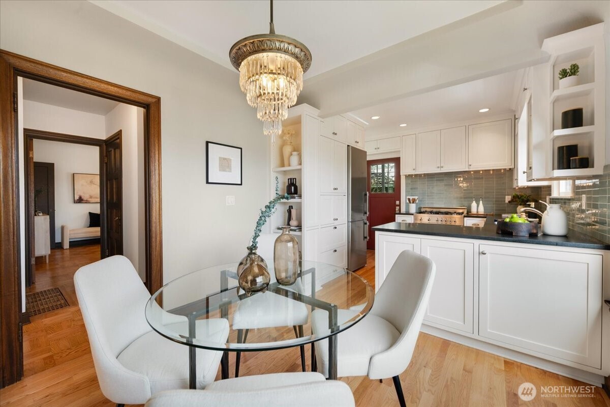 6517 Fremont Avenue North Seattle, WA 98103 - Photo 11 of 36
