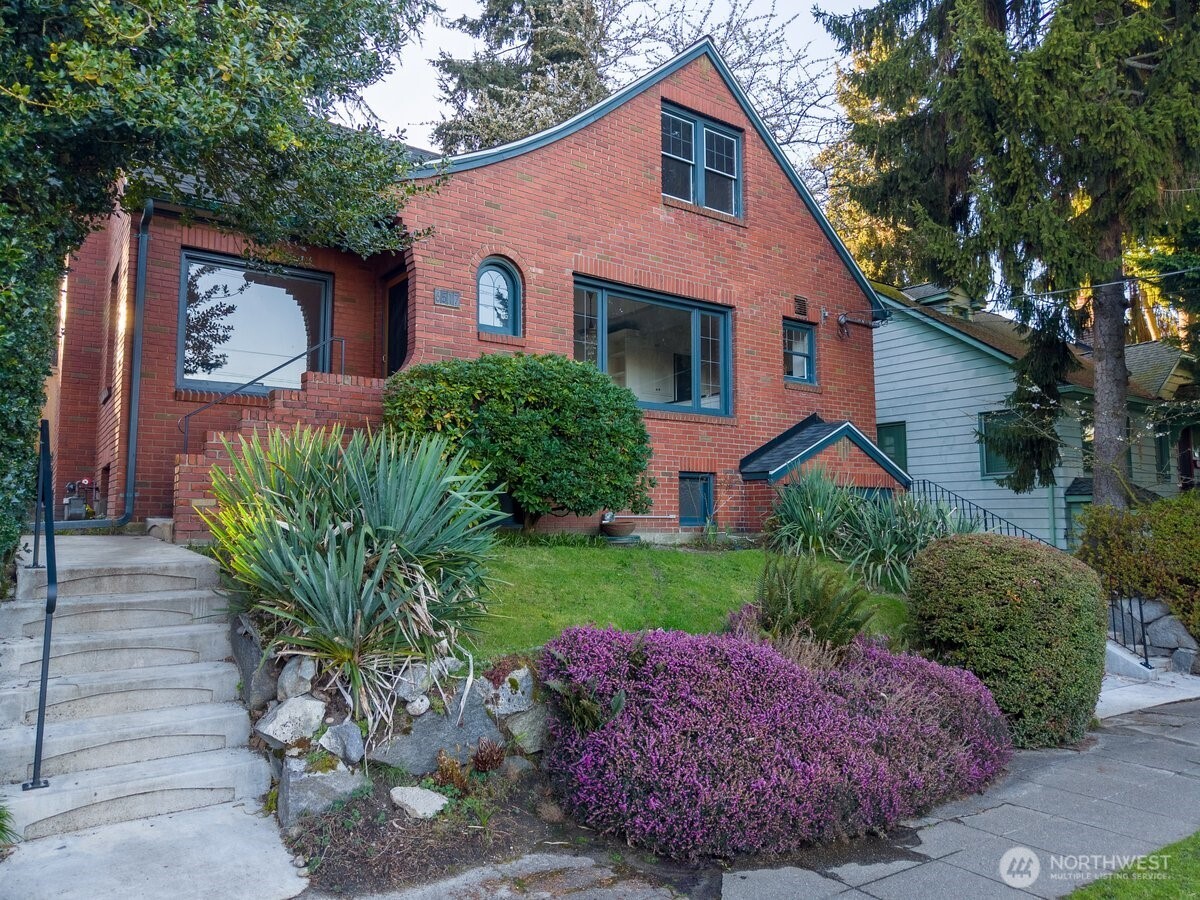 6517 Fremont Avenue North Seattle, WA 98103 - Photo 34 of 36