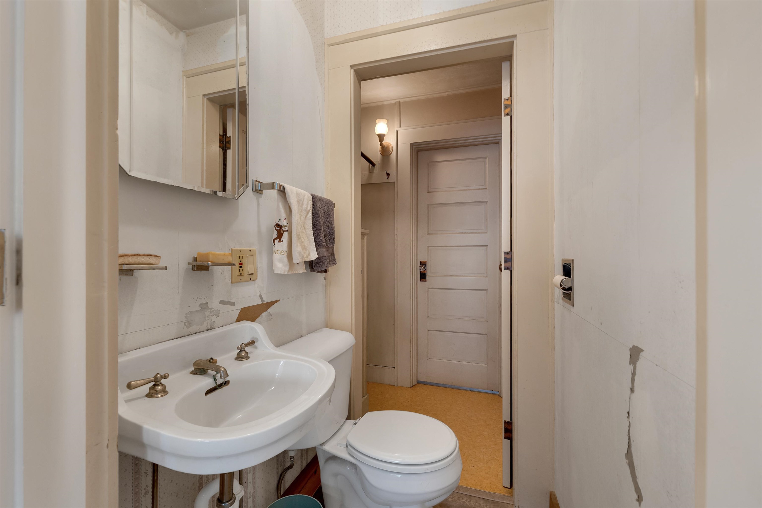 27 Tremont Street Laconia, NH 03246 - Photo 29 of 46