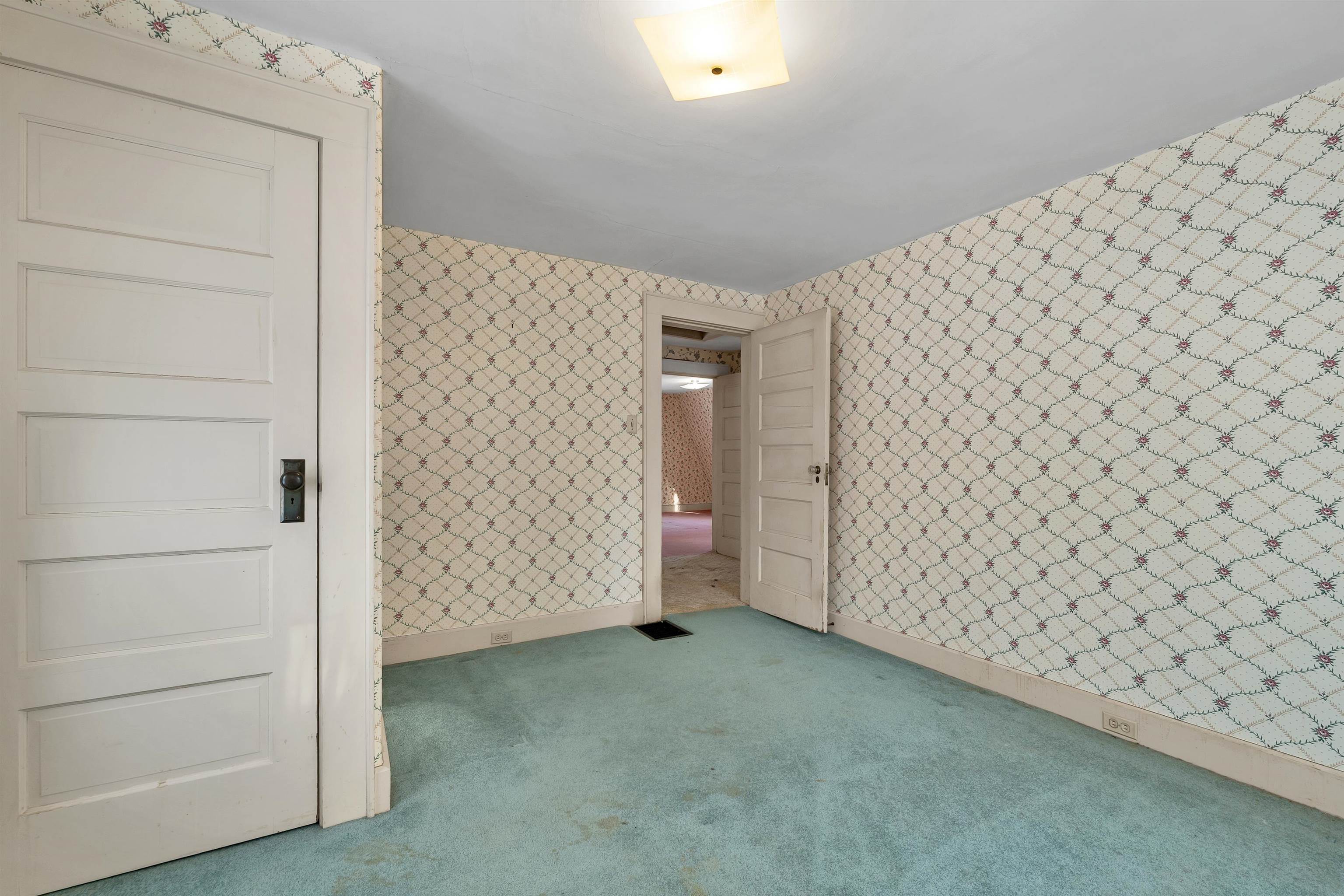 27 Tremont Street Laconia, NH 03246 - Photo 33 of 46