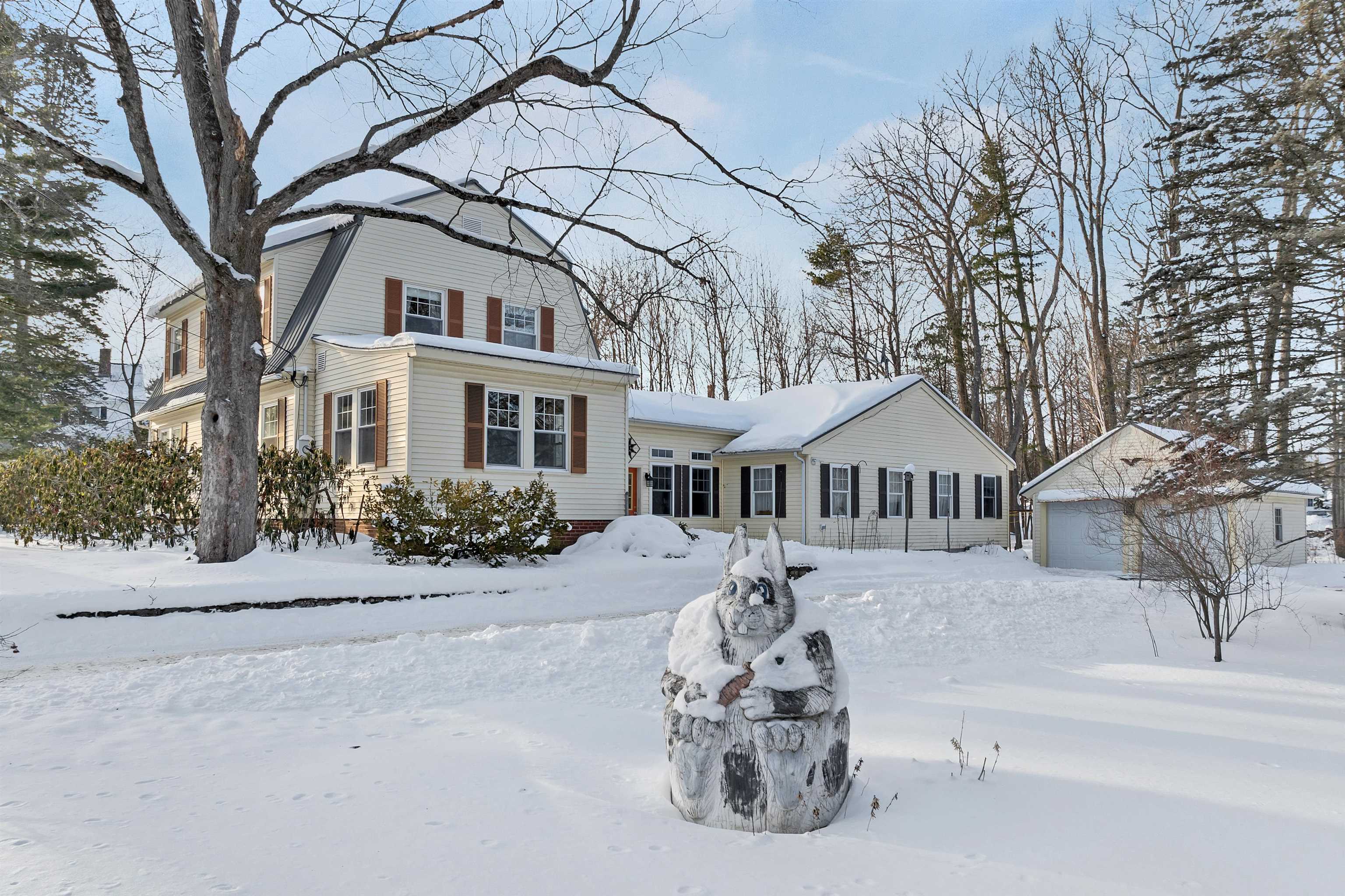 27 Tremont Street Laconia, NH 03246 - Photo 4 of 46