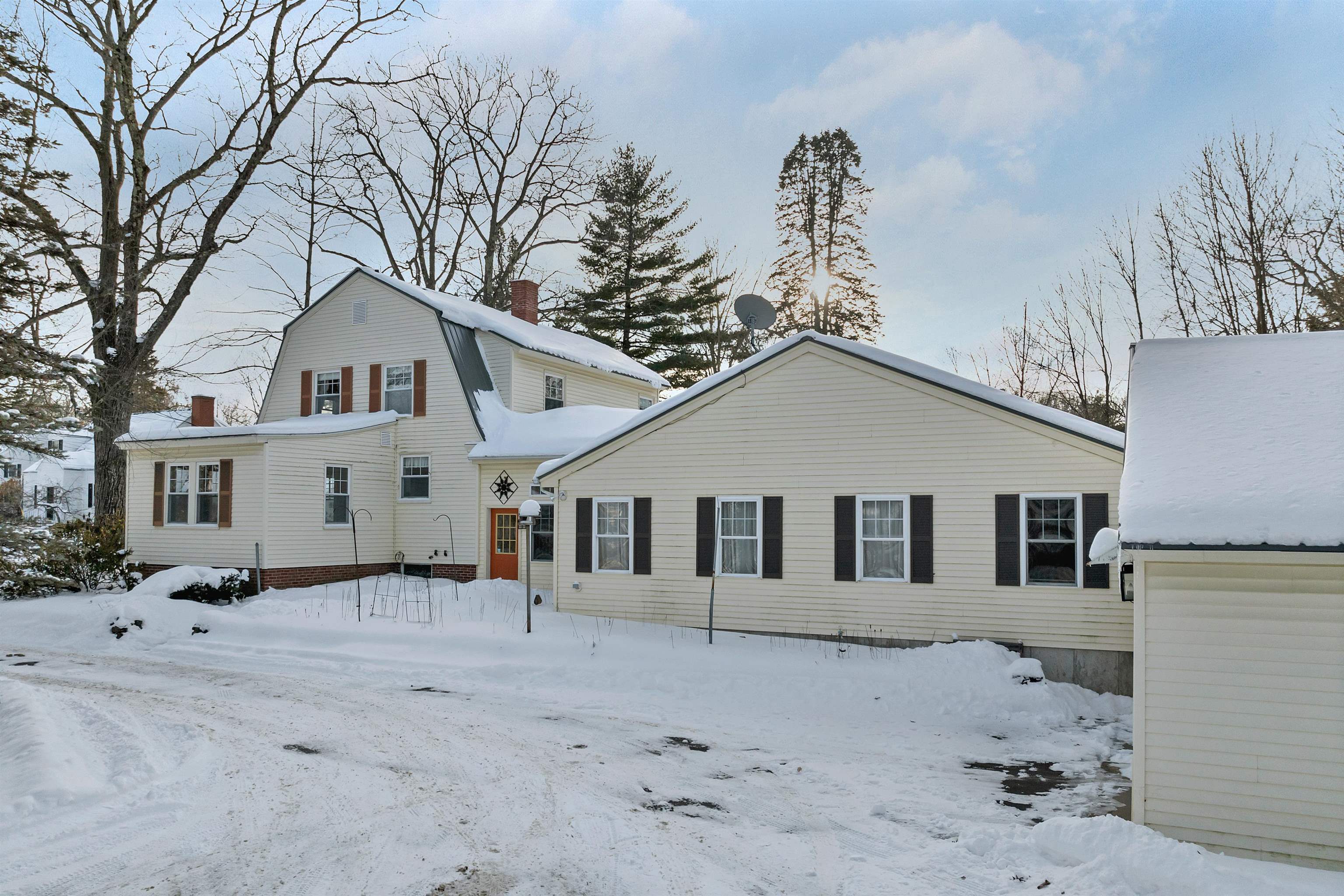 27 Tremont Street Laconia, NH 03246 - Photo 6 of 46