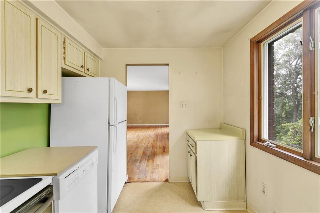 217 Center Church Road Canonsburg, PA 15317 - Photo 8 of 26 a utility room with dryer and washer