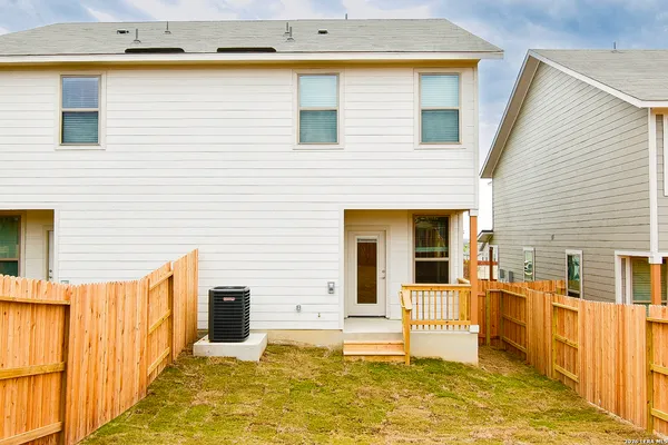$1,699 | 10211 Tulipwood Run, Unit 101, San Antonio, TX 78252