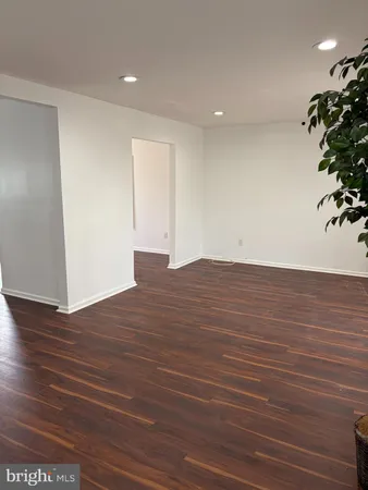 $2,600 | 308 Brown Street, Burlington, NJ 08016