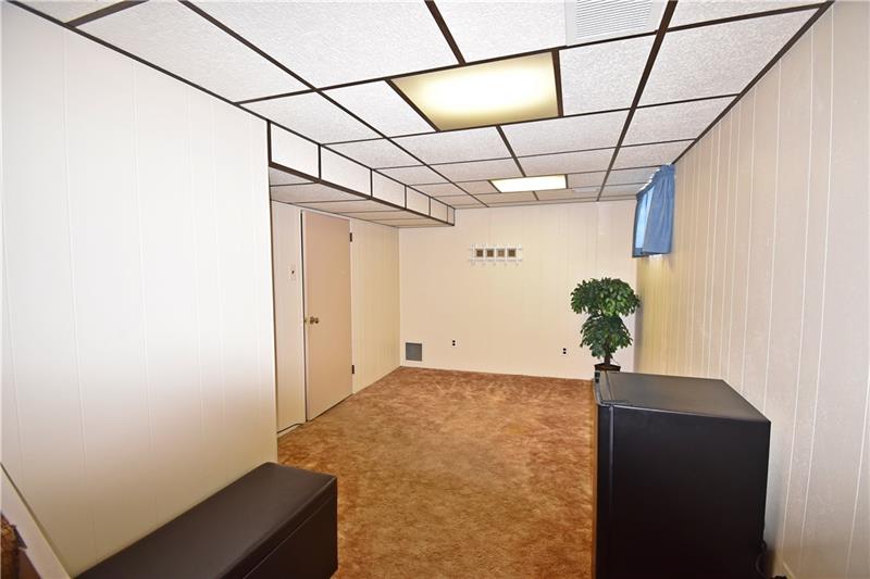 136 Parkedge Road Pittsburgh, PA 15220 - Photo 22 of 23 Gallery Image 22