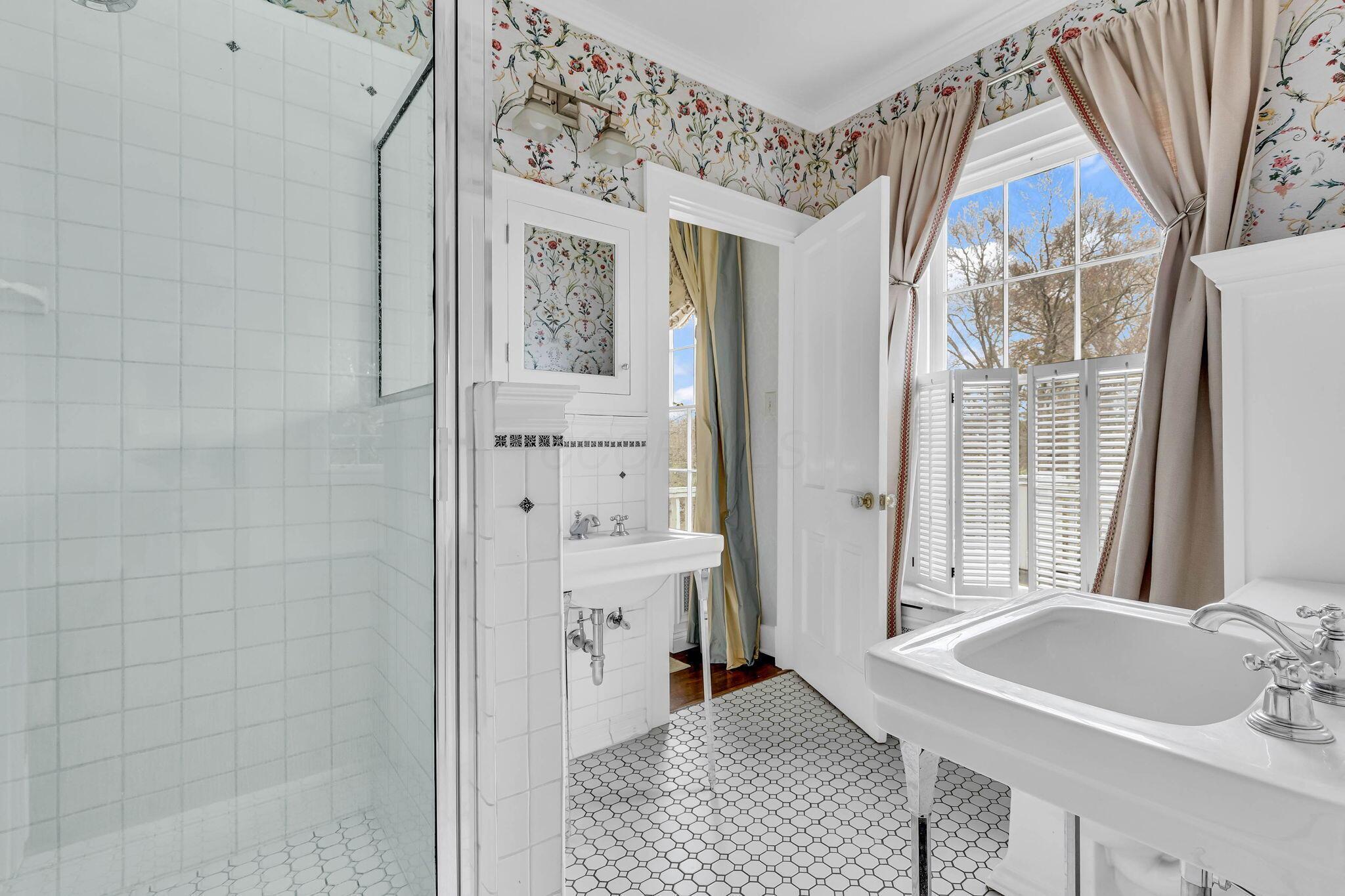 7805 Brill Road Cincinnati, OH 45243 - Photo 110 of 139 110-web-or-mls-7805BrillRoadInt_Hommati1
