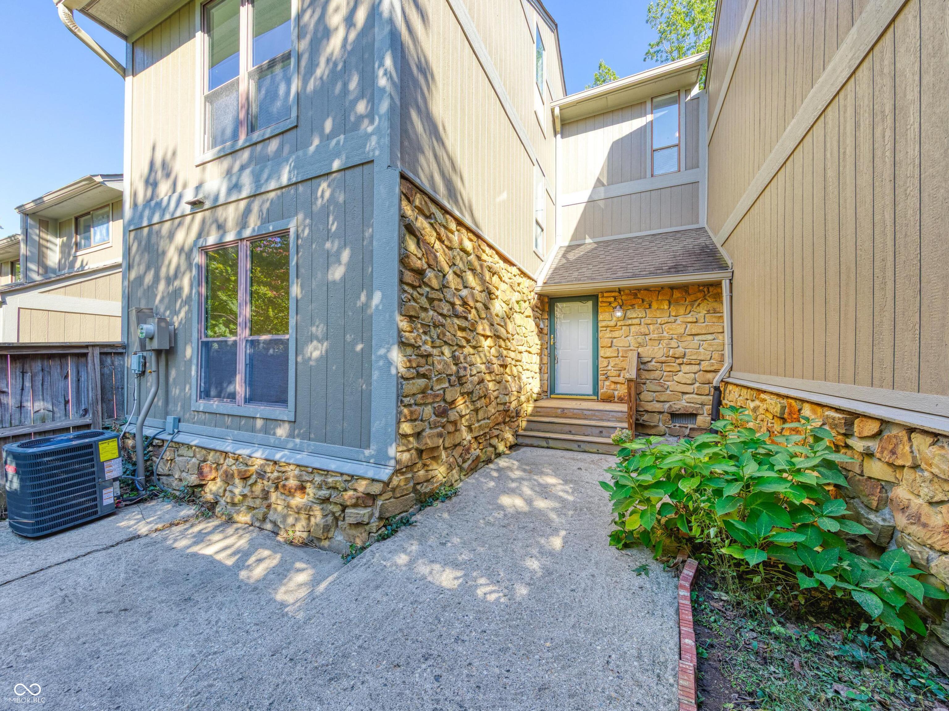 4261 Foxglove Trace Indianapolis, IN 46237 - Photo 1 of 29