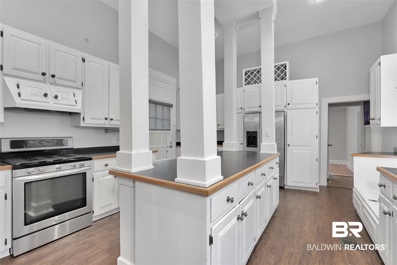 1108 Government Street Mobile, AL 36604 - Photo 13 of 49 Wine Rack