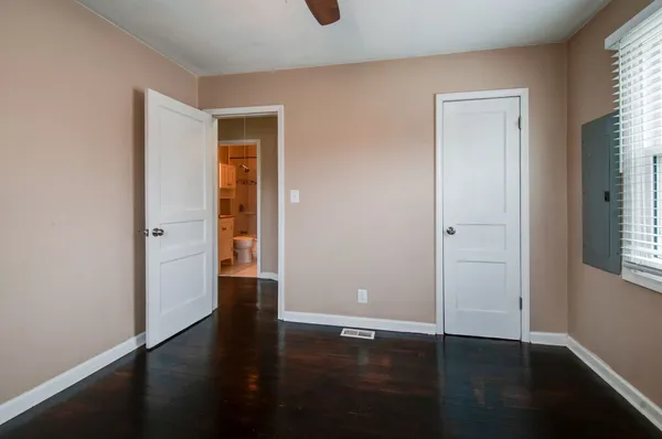 $2,400 | 821 West McKennie Avenue, Nashville, TN 37206