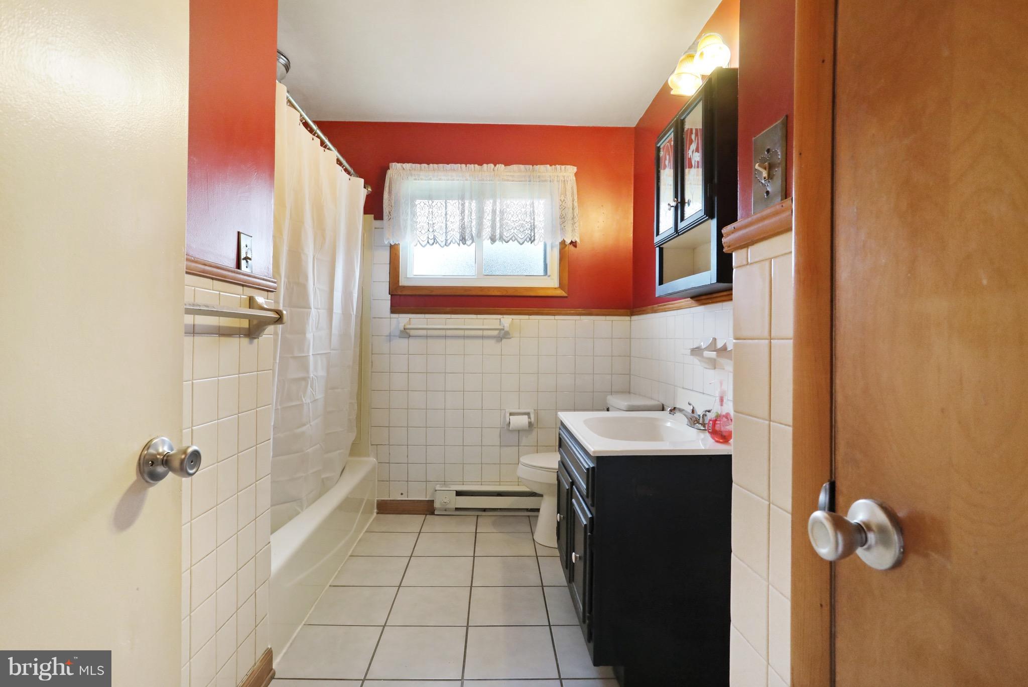 15149 Clear Spring Road Williamsport, MD 21795 - Photo 16 of 30 Bath