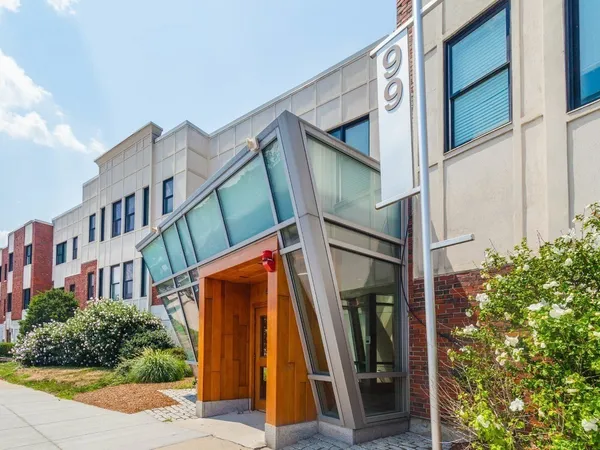 $3,900 | 99 Chestnut Hill Avenue, Unit 202, Boston, MA 02135