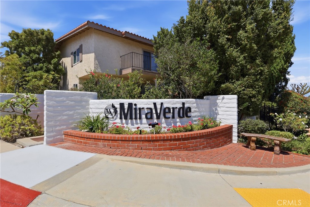 28301 Ridgefalls Court Rancho Palos Verdes, CA 90275 - Photo 3 of 39 Gallery Image 3