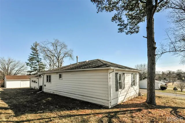 $1,515 | 1319 North Third Street, Festus, MO 63028