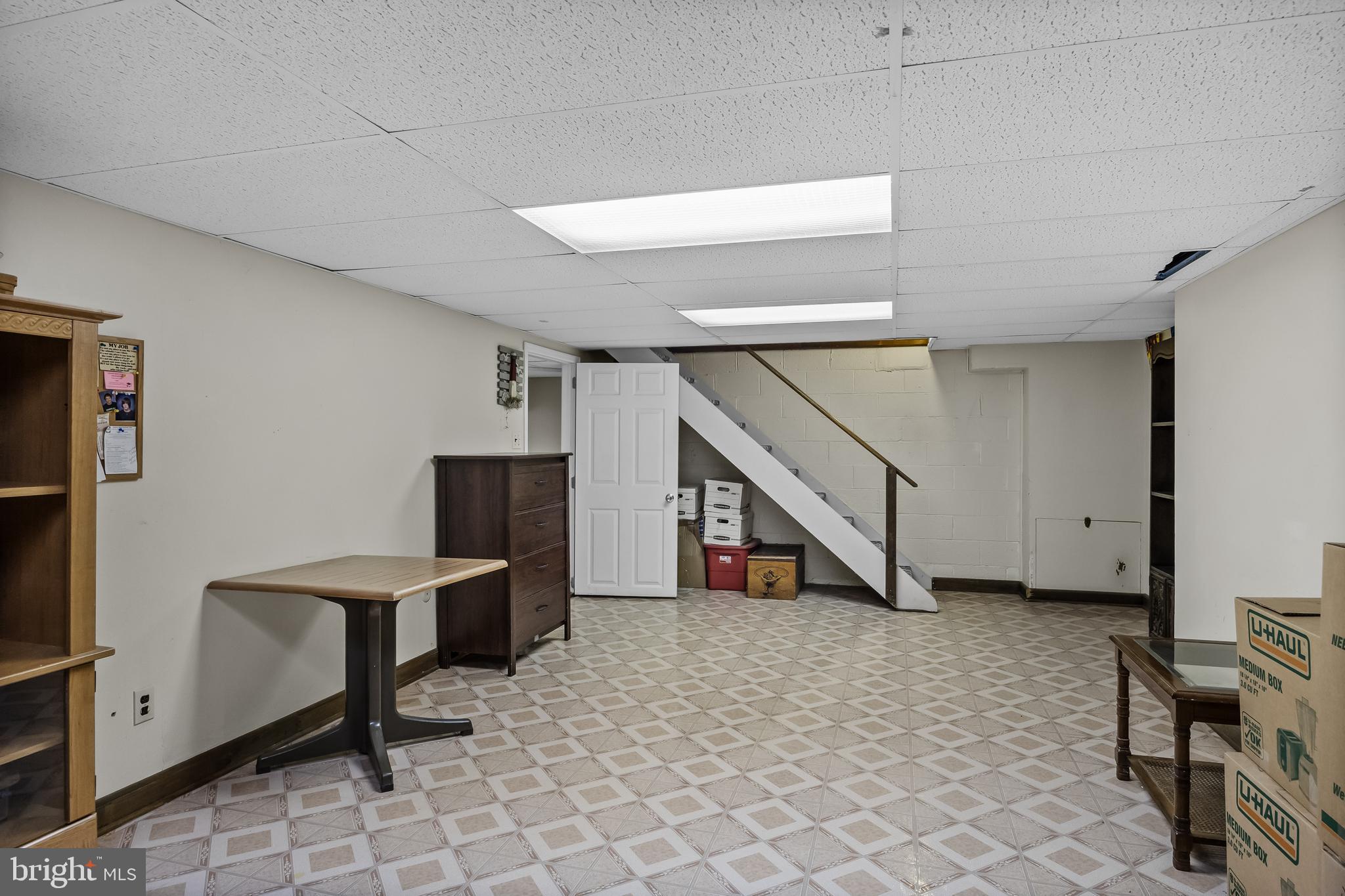 803 Charleston Road Mount Laurel, NJ 08054 - Photo 30 of 36 a view of entryway with furniture