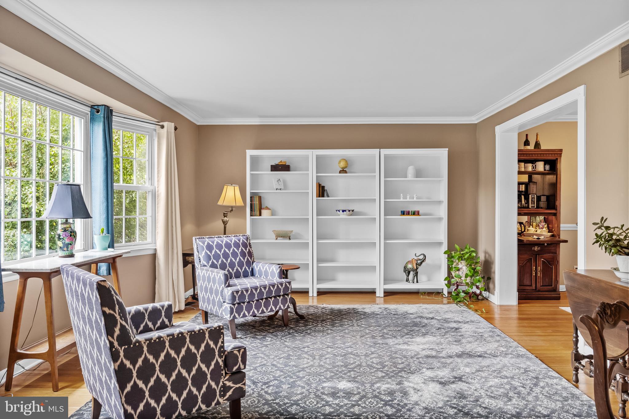 803 Charleston Road Mount Laurel, NJ 08054 - Photo 6 of 36 a living room with furniture