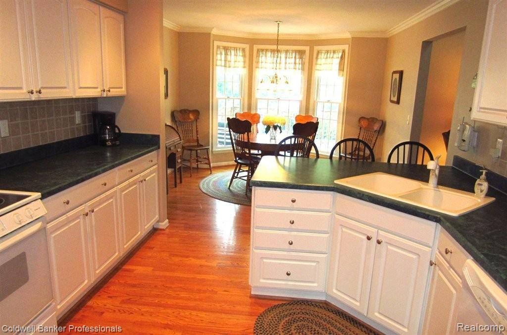 1638 Rulane Drive Lapeer, MI 48446 - Photo 5 of 19 Kitchen and Dining Area