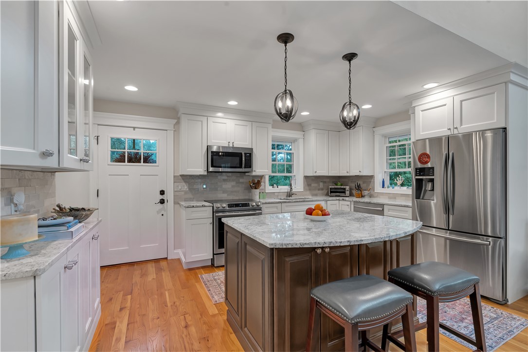 68 Wolf Hill Road Smithfield, RI 02917 - Photo 8 of 47 Gallery Image 8