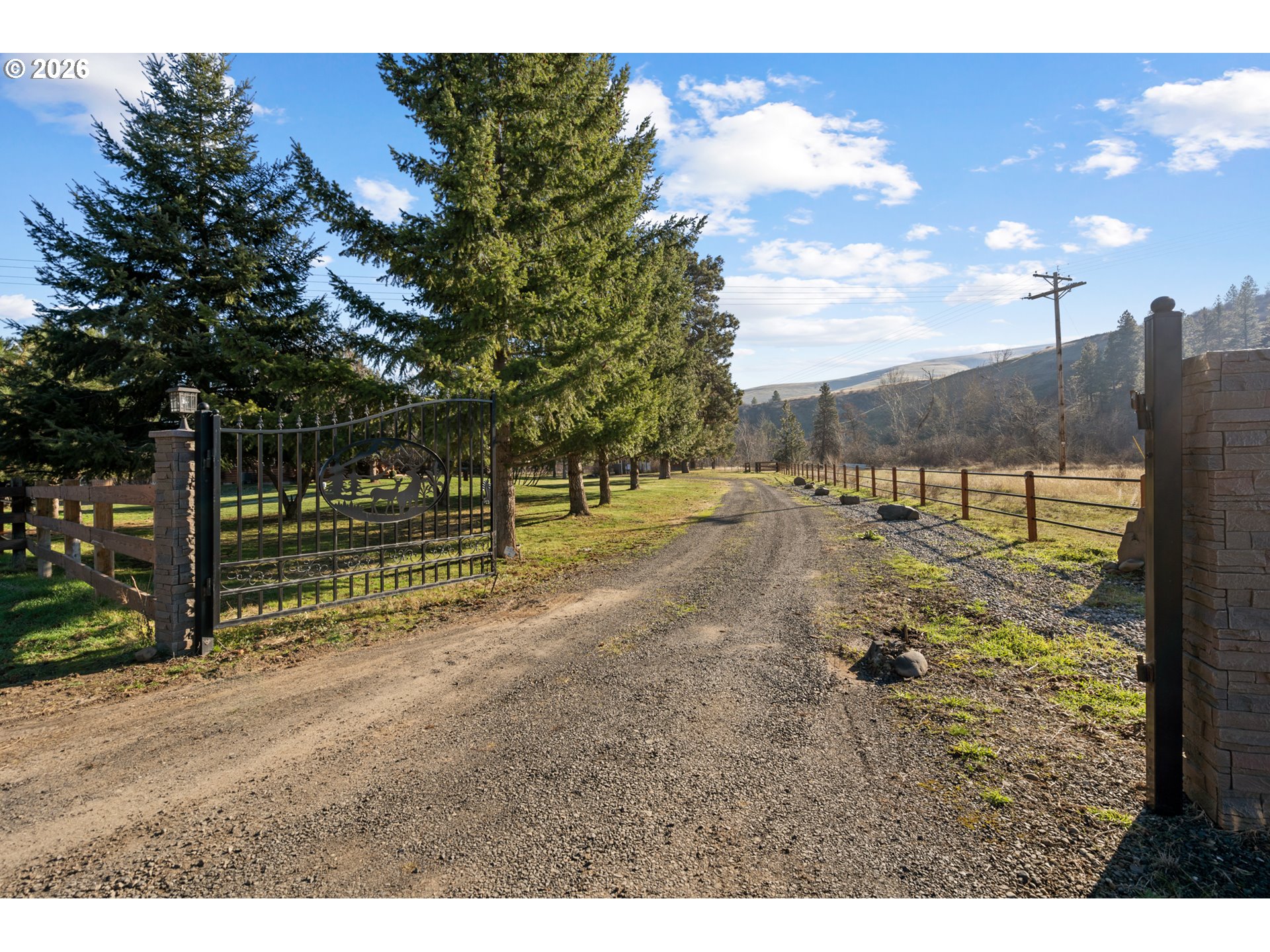 74091 Thornhollow Road Adams, OR 97810 - Photo 33 of 48 a view of a yard with wooden fence