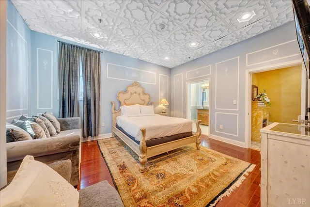 $2,500,000 | 812 East Main Street, Bedford, VA 24523