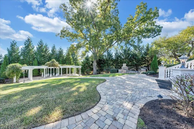 $2,500,000 | 812 East Main Street, Bedford, VA 24523