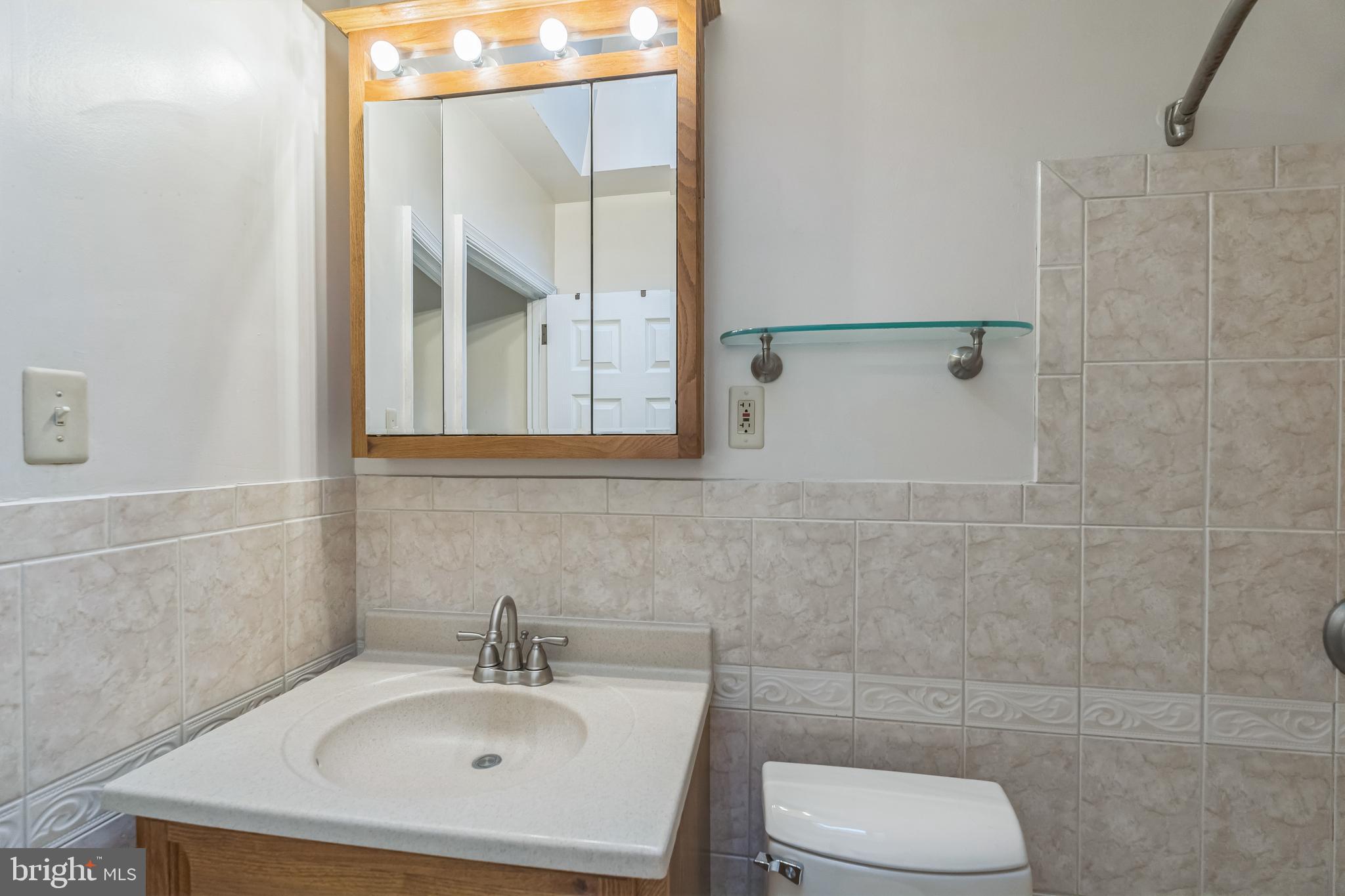 2811 Maxwell Street Philadelphia, PA 19136 - Photo 20 of 31 Full Bath