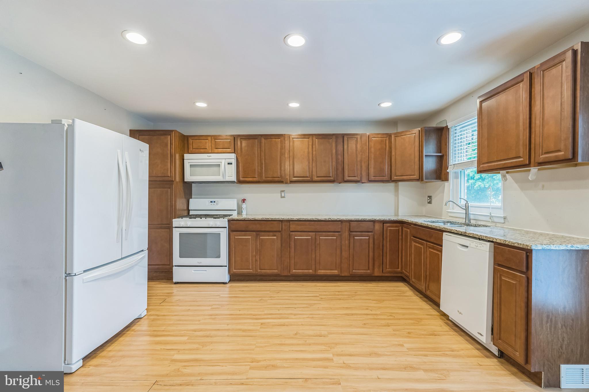 2811 Maxwell Street Philadelphia, PA 19136 - Photo 9 of 31 Kitchen