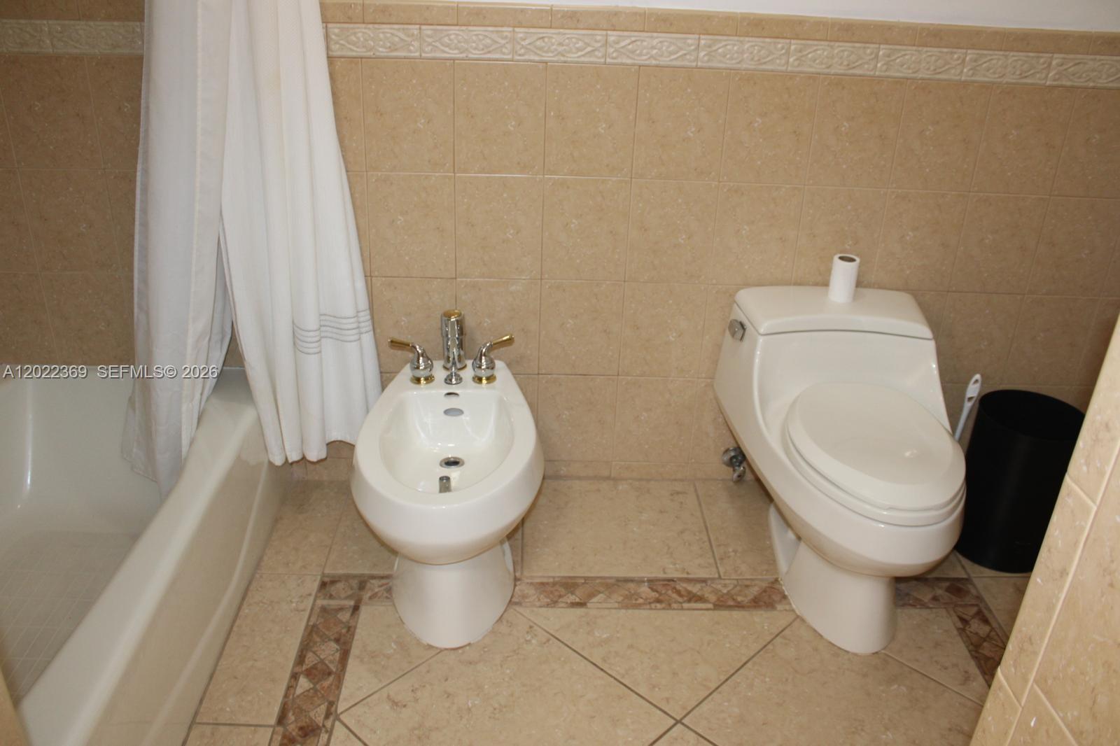 6371 Southwest 109th Court Miami, FL 33173 - Photo 14 of 45